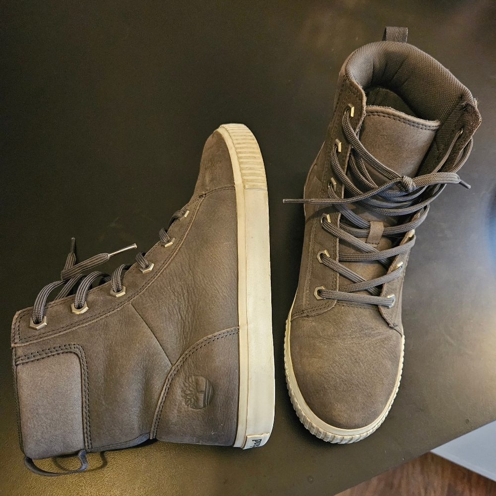 Timberland size 8 women's grey hi top sneakers boot white sole